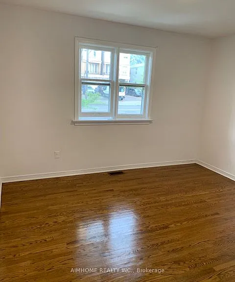 224 Finch Ave E #MAIN FLOOR — Photo 5