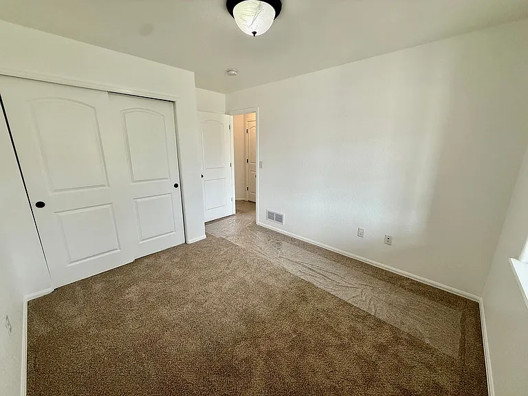 7545 Back Stretch Dr — Photo 32