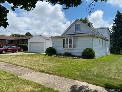 321 Meadowlawn Rd, Buffalo, NY, 14225