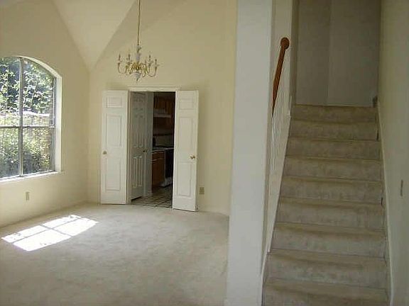 3rd image of 18431 Cobblestone Dr