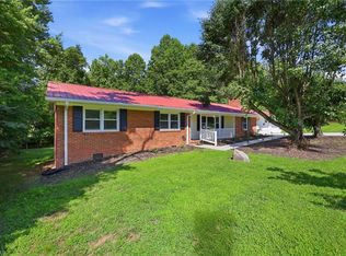 7106 Waterbury Dr, High Point, NC 27263