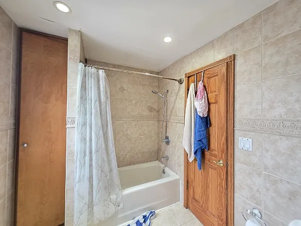 3 bed, 1100 sqft, $3,150 — Photo 4