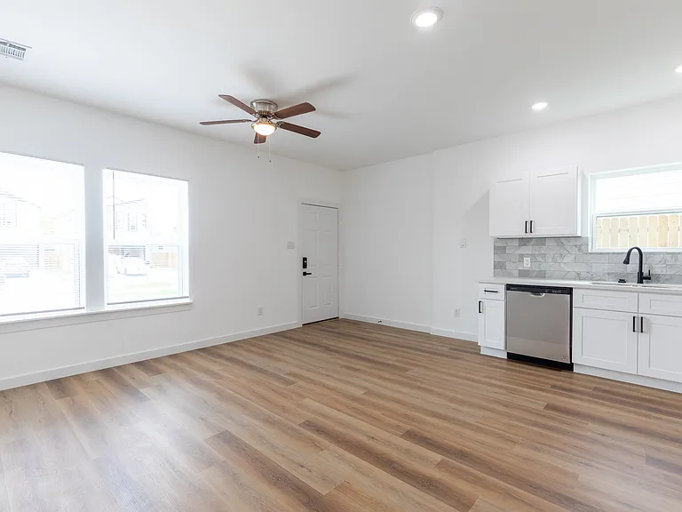 8210 Sparta St #B — Photo 21