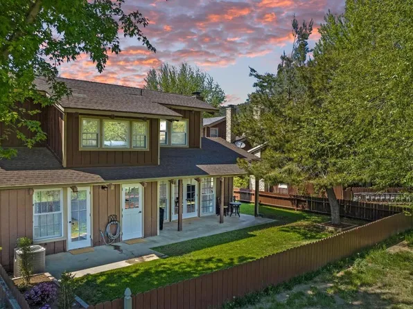 17 Meadow Lakes Dr, Tehachapi, CA 93561