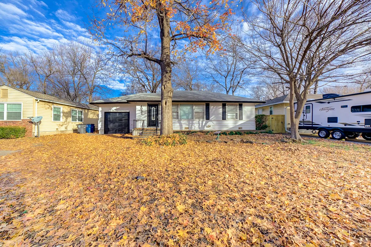 Building Photo - 4055 E 25th Pl