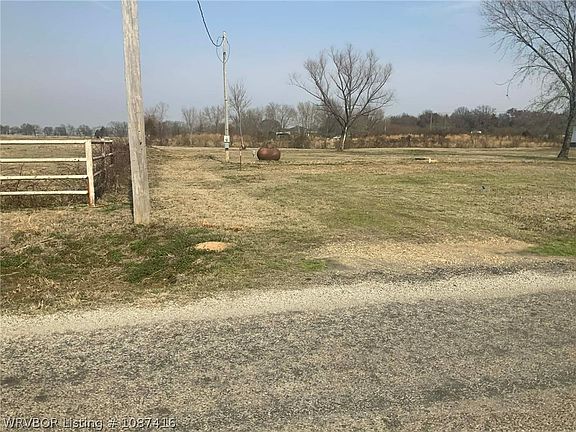 3rd image of 23062 Race Track Rd