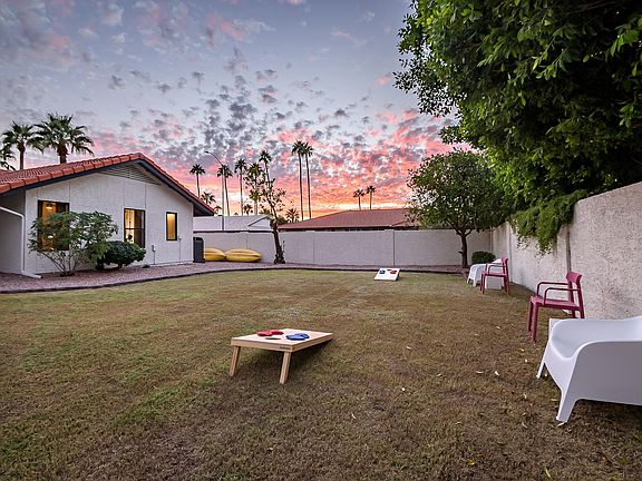 LARGE GRASS PLAY AREA