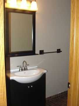 4th image of 830 Oakwood Dr