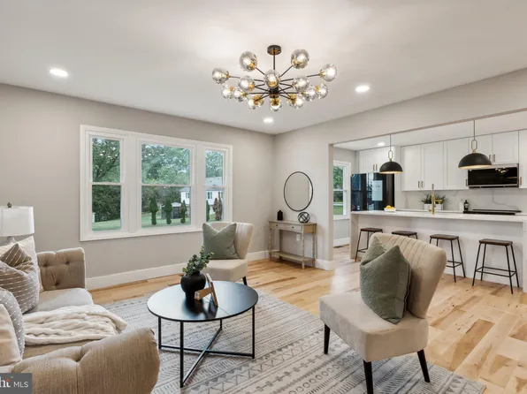14904 Waterway Dr, Rockville, MD 20853