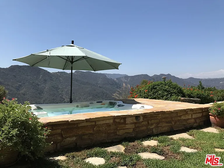 16878 Charmel Ln — Photo 2