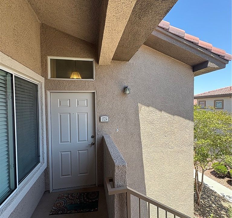 1st image of 2305 W Horizon Ridge Pkwy APT 1324