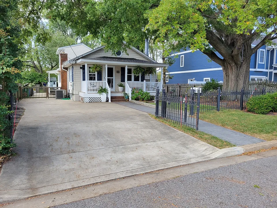 329 Locust Ave