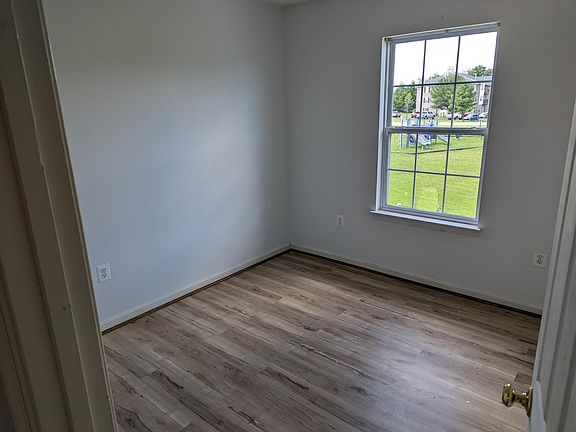 4th image of 145 Equestrian Dr