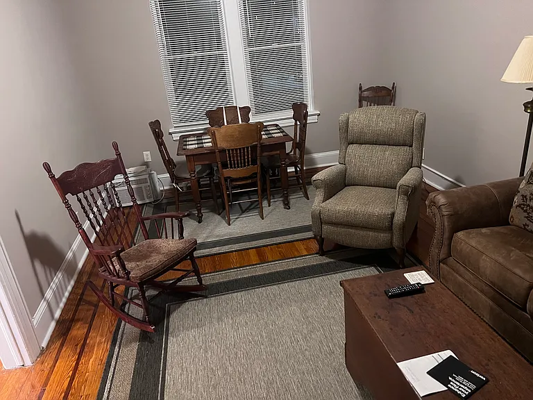 460 Franklin Ave — Photo 4