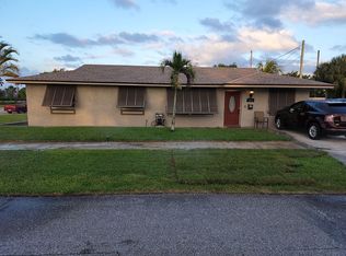 515 8th St, Lake Park, FL 33403
