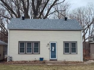 1855 Myrtle St, Saint Paul, MN 55109