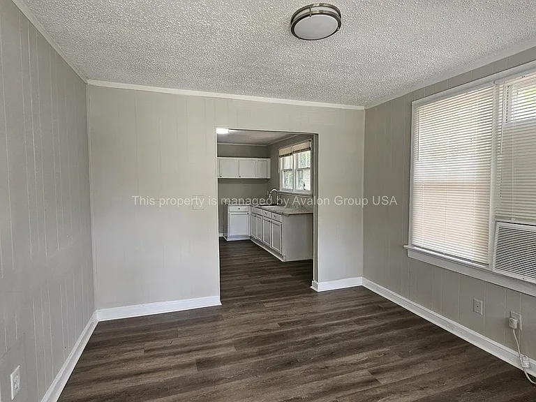 738 Westbrook Rd — Photo 2