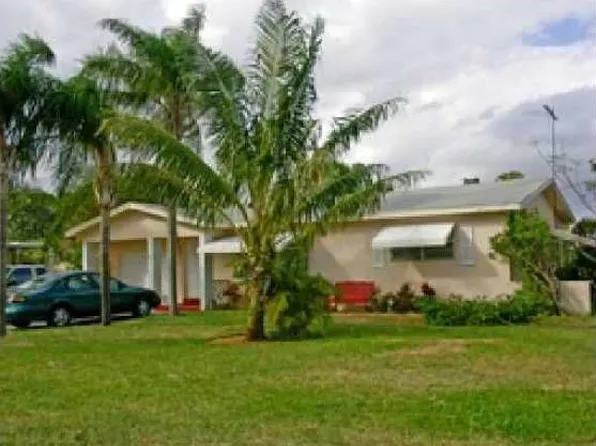 121 SE 27th Way, Boynton Beach, FL 33435