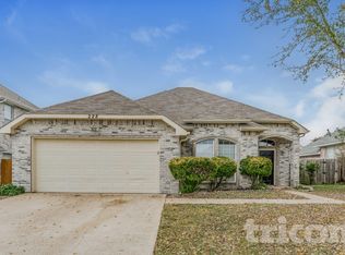 228 W Willow Creek Dr, Glenn Heights, TX 75154