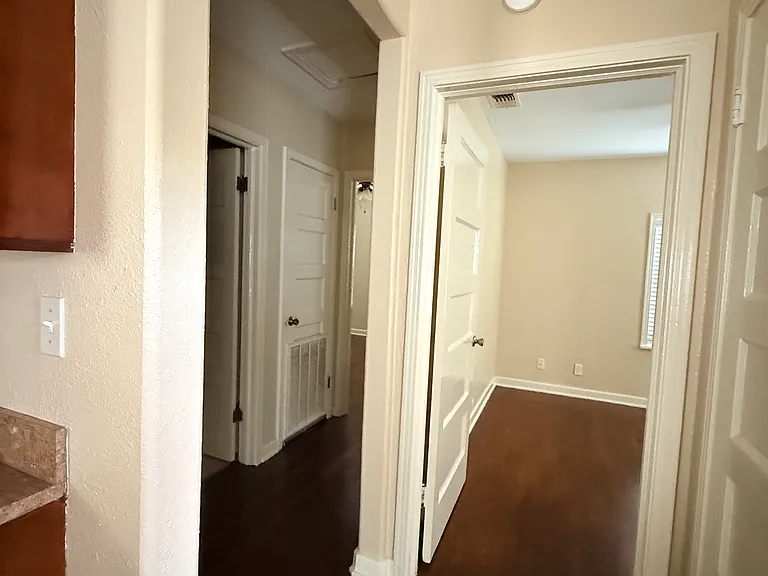45 Central Park Dr — Photo 12