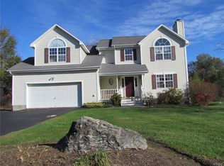 8 Regency Dr, Poughkeepsie, NY 12603