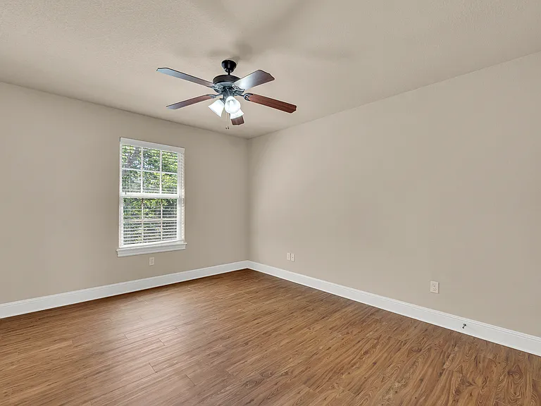 605 NW 17th Ct — Photo 25