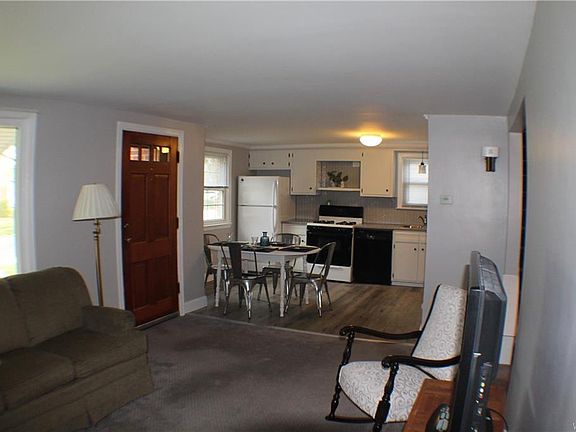 5th image of 108 Cunard Ave
