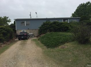 1589 Ottawa Rd, Salina, KS 67401