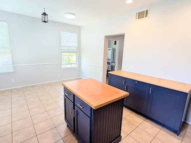 1401 University Cir — Photo 25