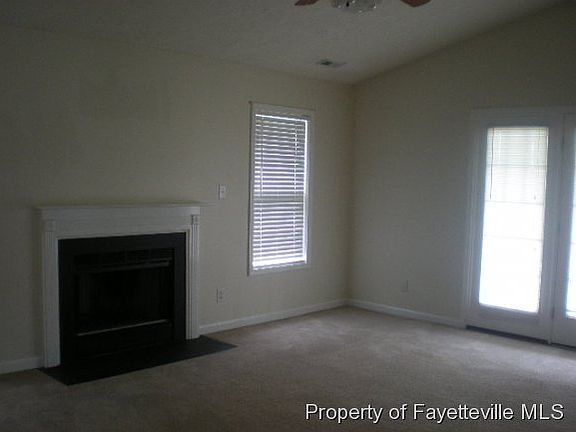 3rd image of 804 S Buckeye Dr
