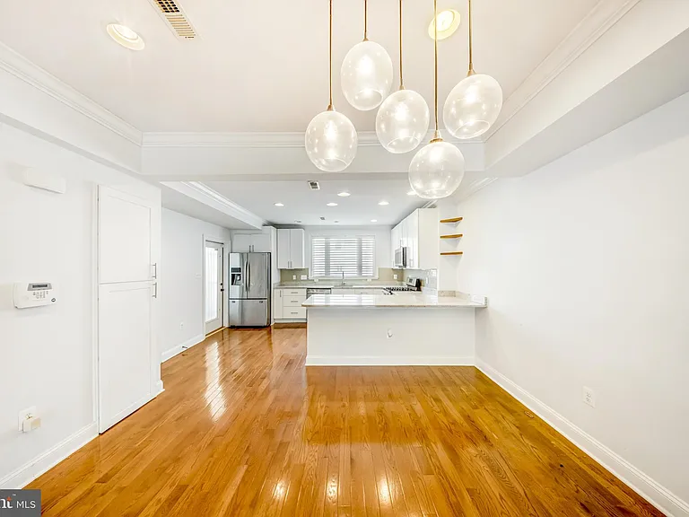 1505 Spring Pl NW — Photo 5