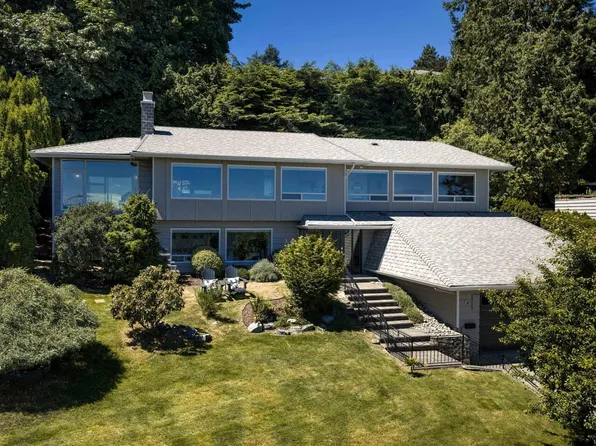 5254 Westover Pl, Saanich, BC V8Y 1P6