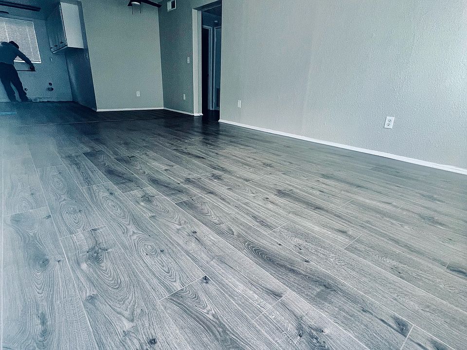 1st image of 7443 Haskell Ave #204