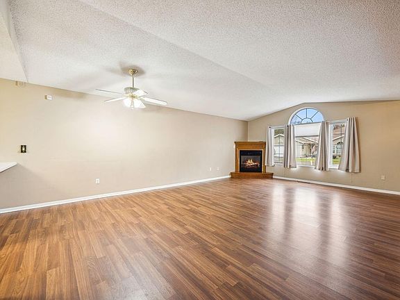 2nd image of 406 5th Ave N