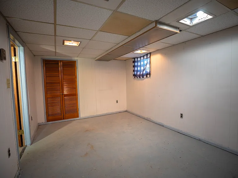 31 Spring Valley Ave — Photo 26