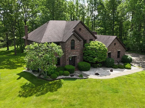 80 Hillcrest Estates Dr, Batesville, IN 47006