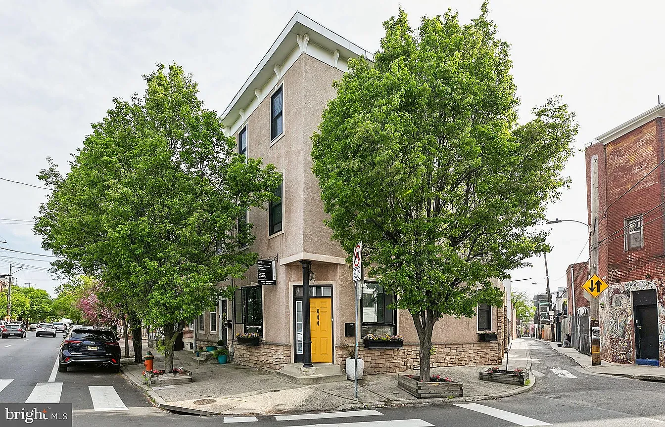 4 bed, 2330 sqft, $3,850 — Photo 1