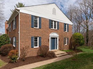 5817 Robins Nest Ln, Burke, VA 22015