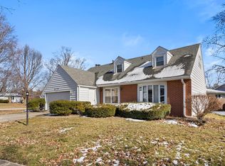 802 Frank Dr, Champaign, IL 61821