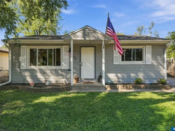 2135 Griffith St, Lincoln, NE 68503