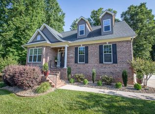 8442 Alice Player Dr, Oak Ridge, NC 27310