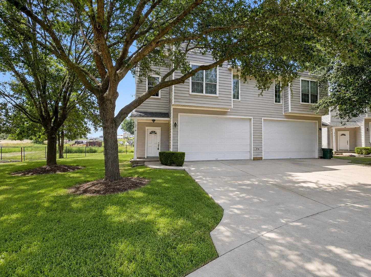 3 bed, 2.5 bath, 1788 sqft, $1,400 — Photo 3