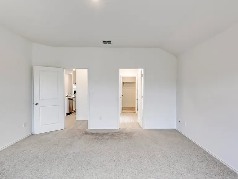591 Avre Loop — Photo 18
