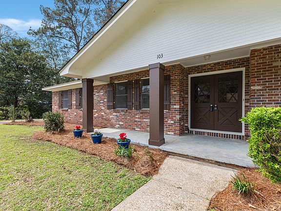 3rd image of 103 Ridgemont Ln
