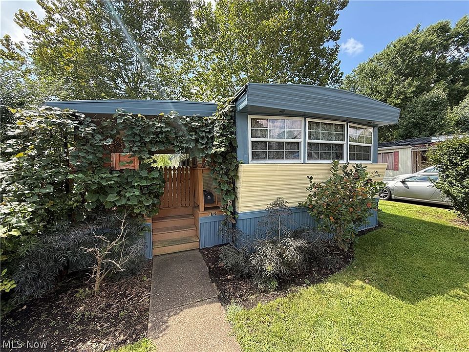 1st image of 310 Gulf Stream Ln SE