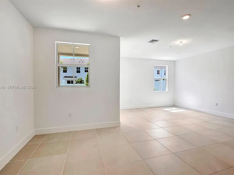 129 SW 171st Way — Photo 10