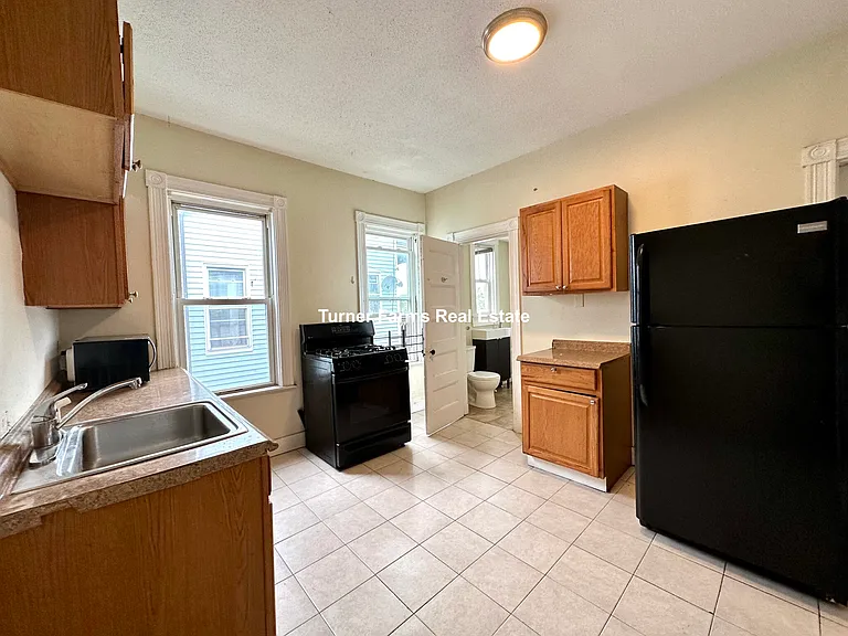 692 Columbia Rd #3R — Photo 5