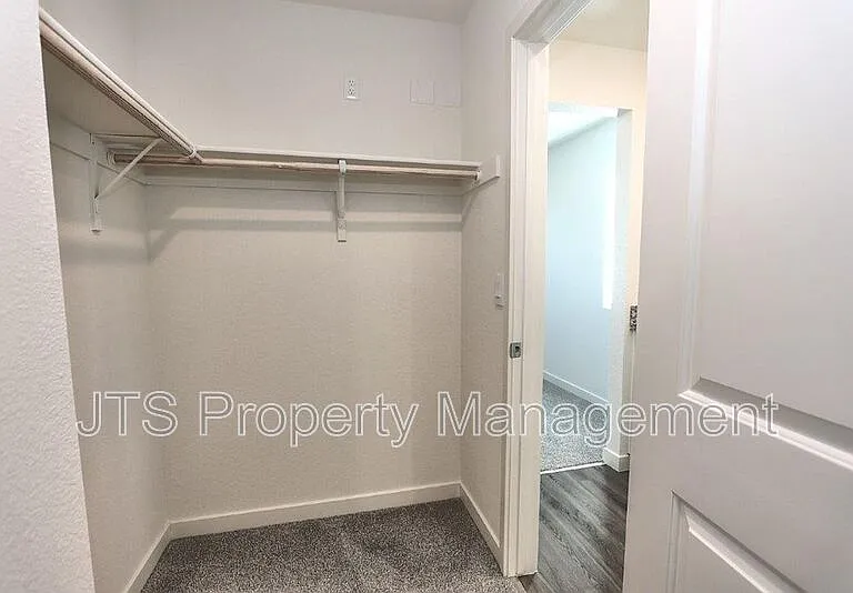 2097 Shady Tree Cir — Photo 37