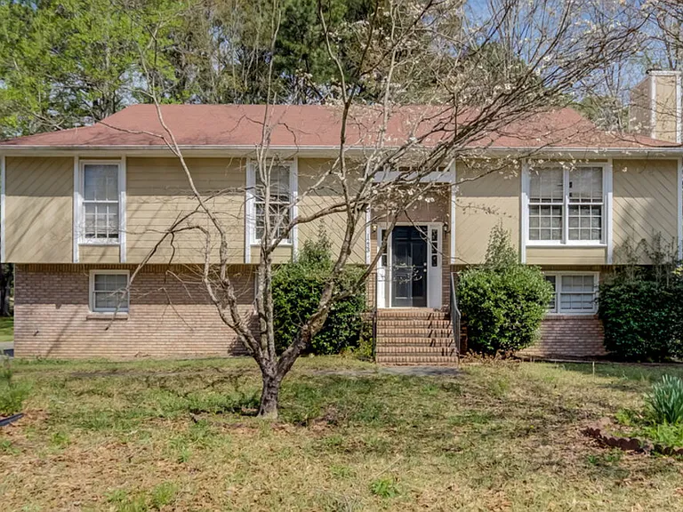 1233 Willow Creek Pl — Photo 1