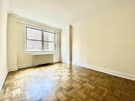 Rented by Anchor Associates | media 18